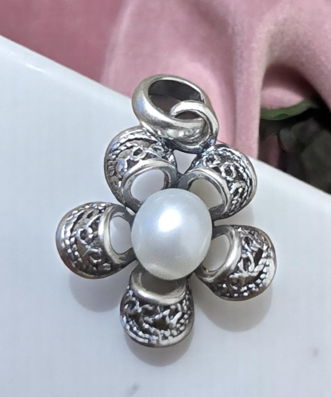 Flower pearl charms