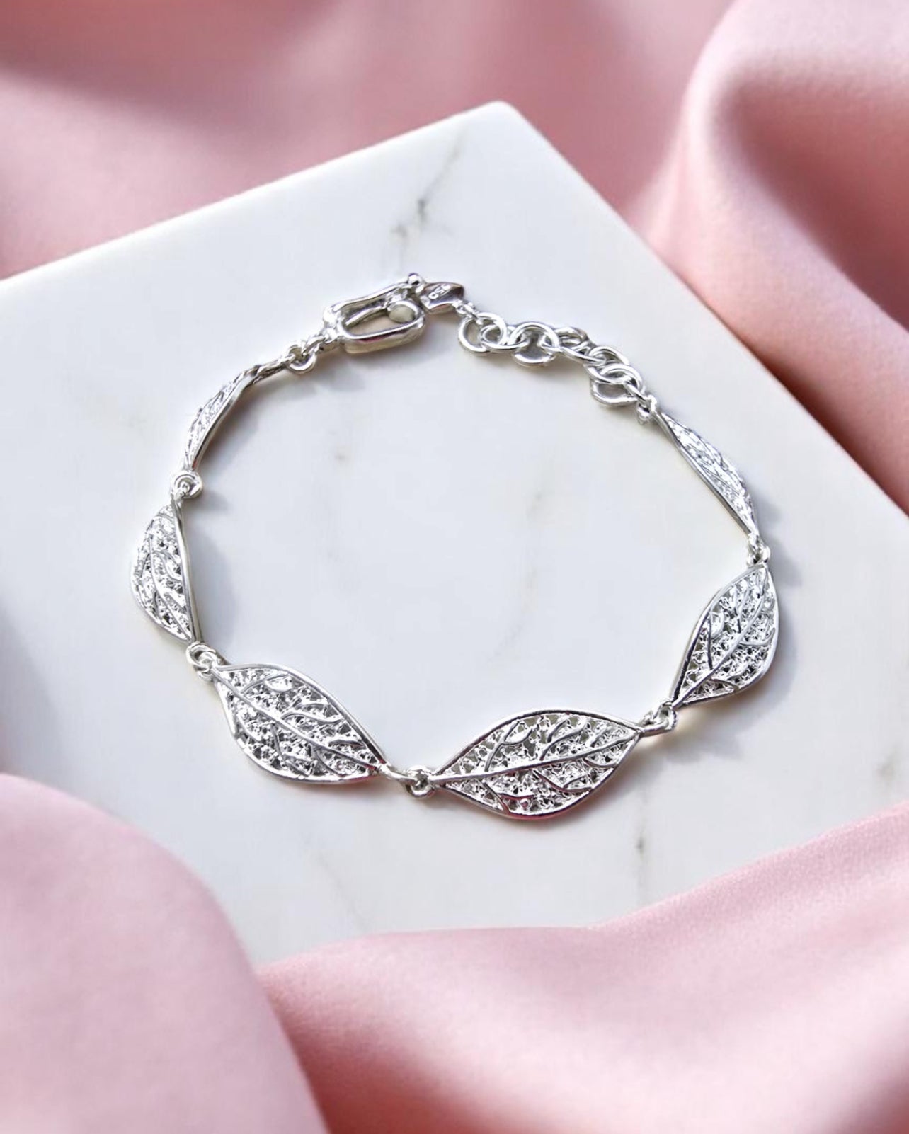 Leafy silver bracelet
