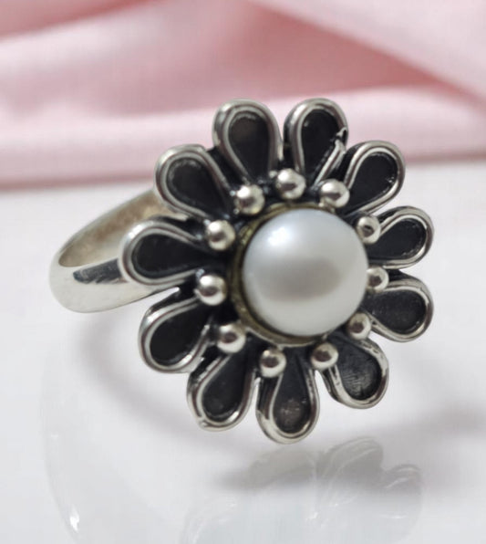Flower Pearl Ring