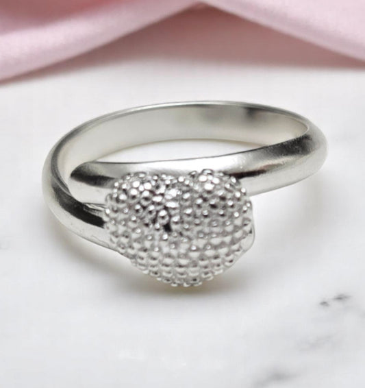 Petty Silver ring