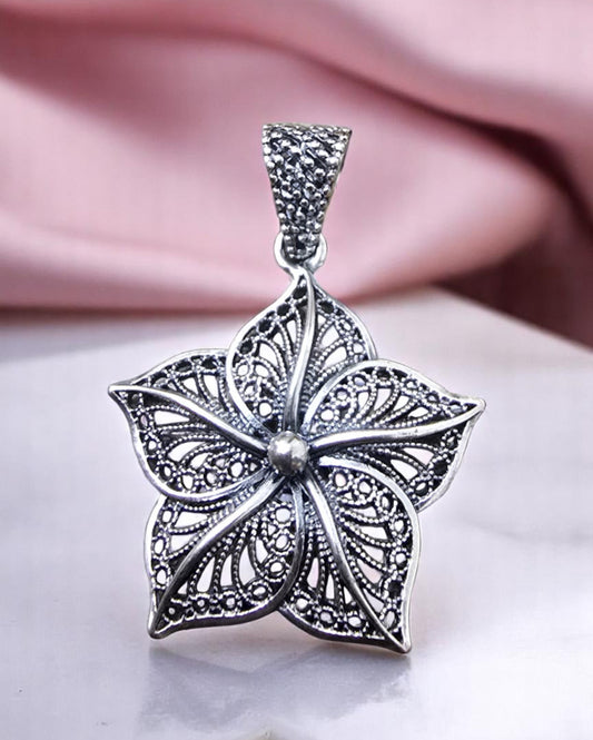 Liss charm