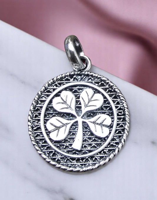 Clover charms